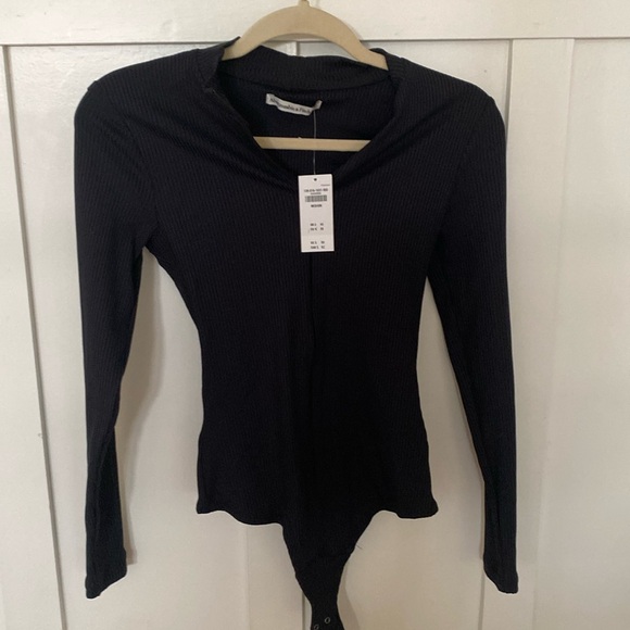 Abercrombie and Fitch long sleeve black thong bodysuit.  NWT medium. - Picture 1 of 3
